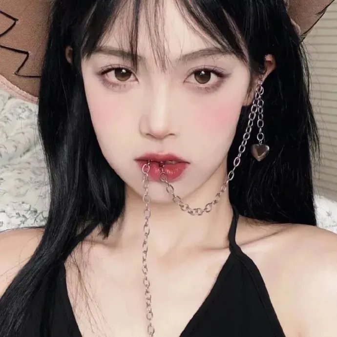 麻辣老师1这个女生有点冷 在线高清封面